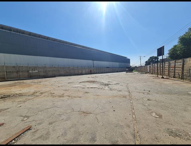 1,100M² WORKSHOP TO LET IN ELANDSFONTEIN